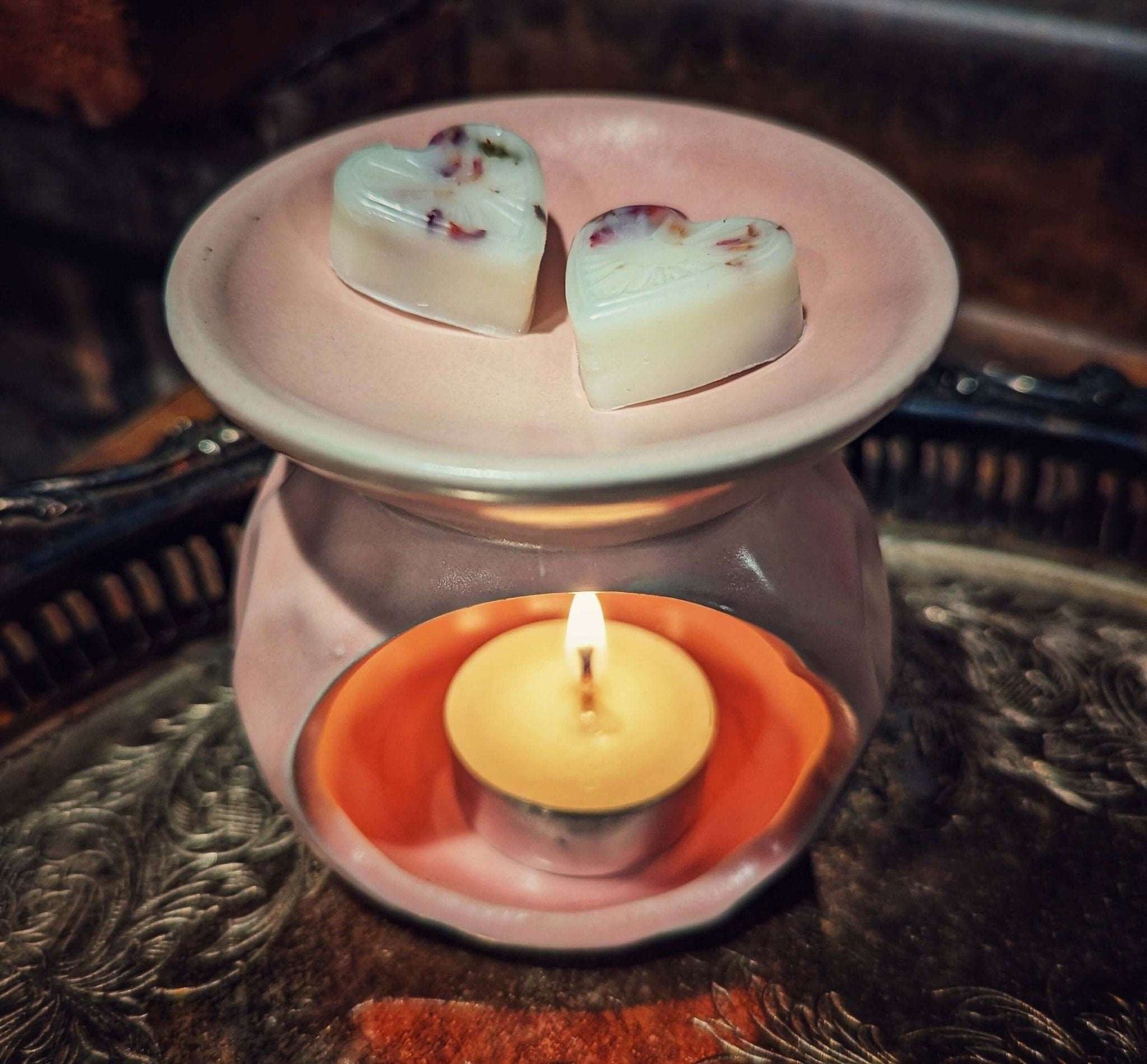 •	beeswax coconut wax melts box 
•	handmade scented wax melts 
•	natural home fragrance melts 
•	vintage aesthetic wax melts 
•	clean non toxic wax melts