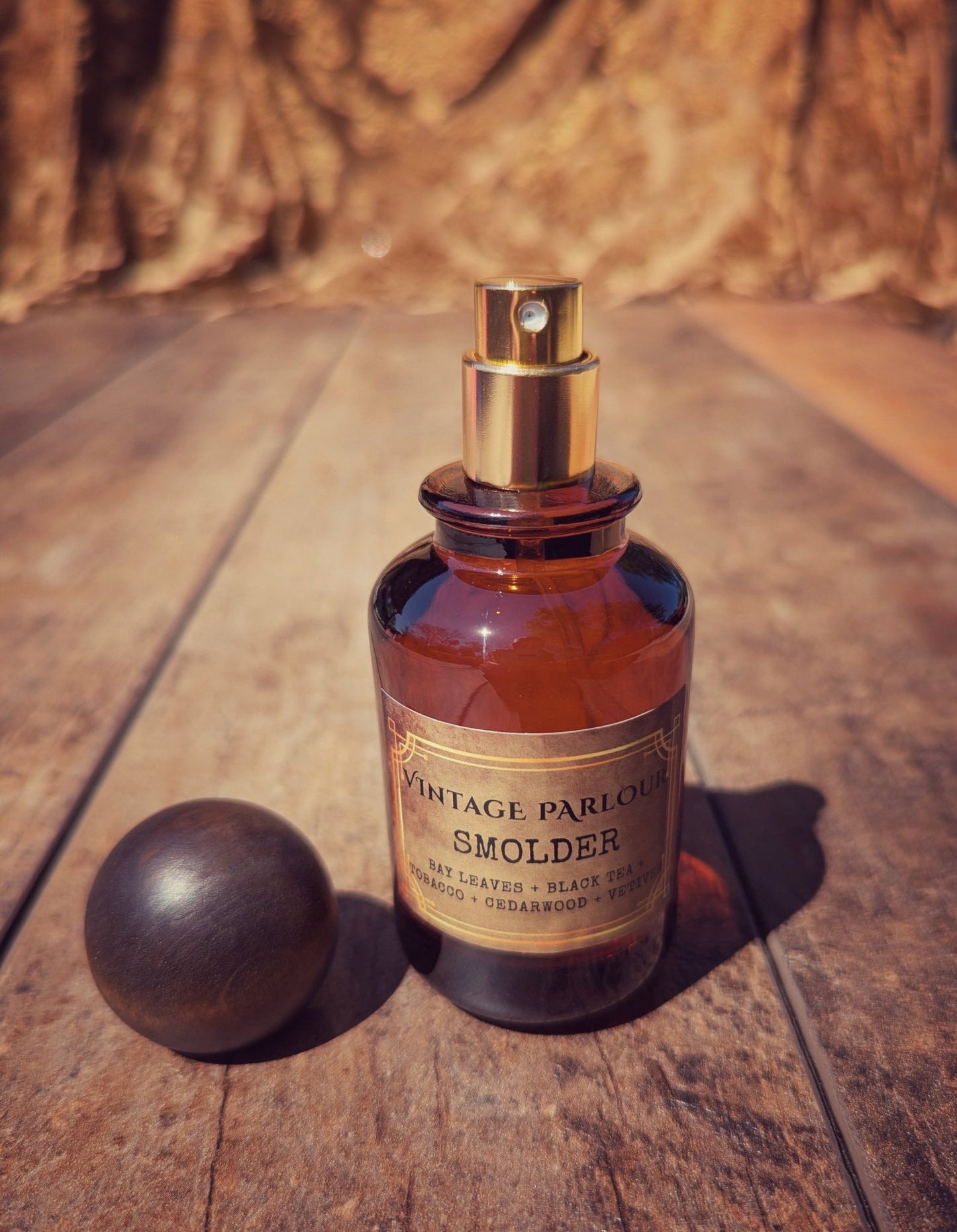 •	vintage perfume bottle 
•	luxury old hollywood fragrance 
•	vanilla signature perfume 
•	floral vintage perfume 
•	smoky niche fragrance